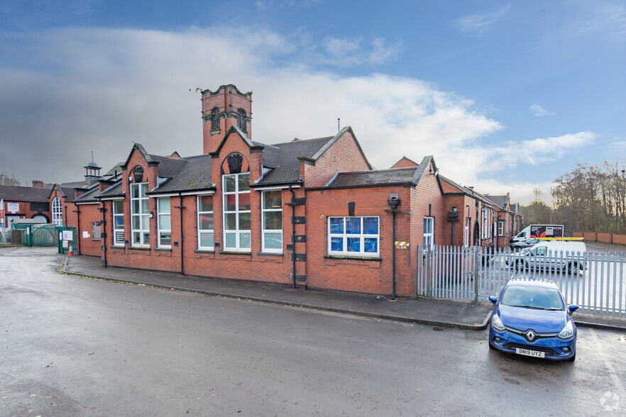 Moorland Rd, Stoke On Trent à louer - Photo principale – Image 1 sur 4