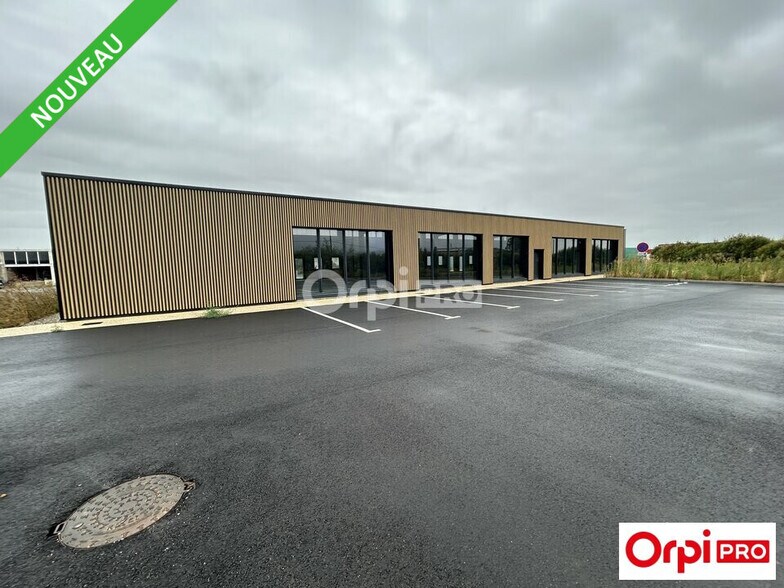 Local commercial dans PONT-DE-L'ISERE à louer - Photo de l’immeuble – Image 1 sur 5