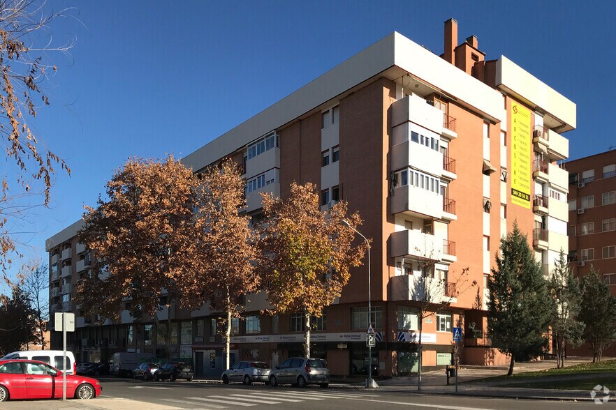 Calle de los Hermanos Fernández Galiano, 11, Guadalajara, Guadalajara à louer - Photo de l’immeuble – Image 2 sur 3
