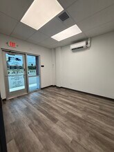 40347 US Highway 19 N, Tarpon Springs, FL à louer Photo intérieure– Image 1 sur 10