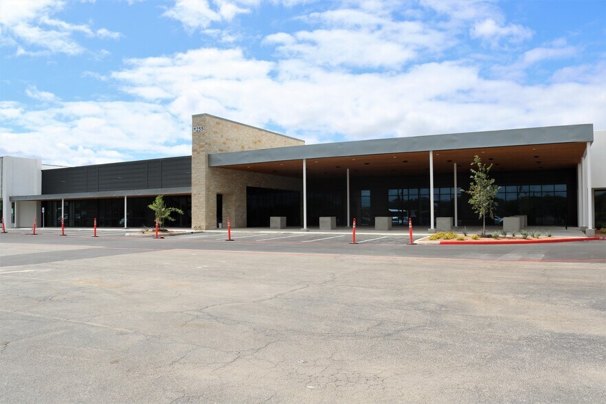 Westlakes Landing Center portefeuille de 3 biens à vendre sur LoopNet.fr - Photo de l’immeuble – Image 3 sur 7