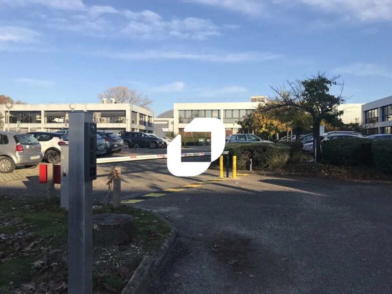 Bureau dans Bordeaux à louer - Photo de l’immeuble – Image 1 sur 36