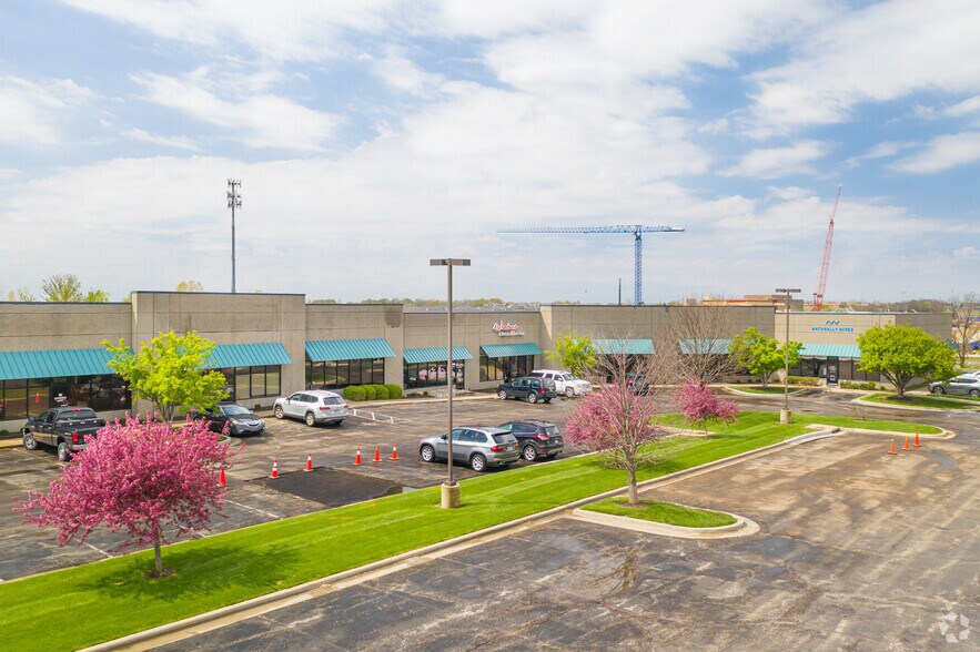 16100-16144 Foster St, Overland Park, KS à louer - Photo de l’immeuble – Image 1 sur 3