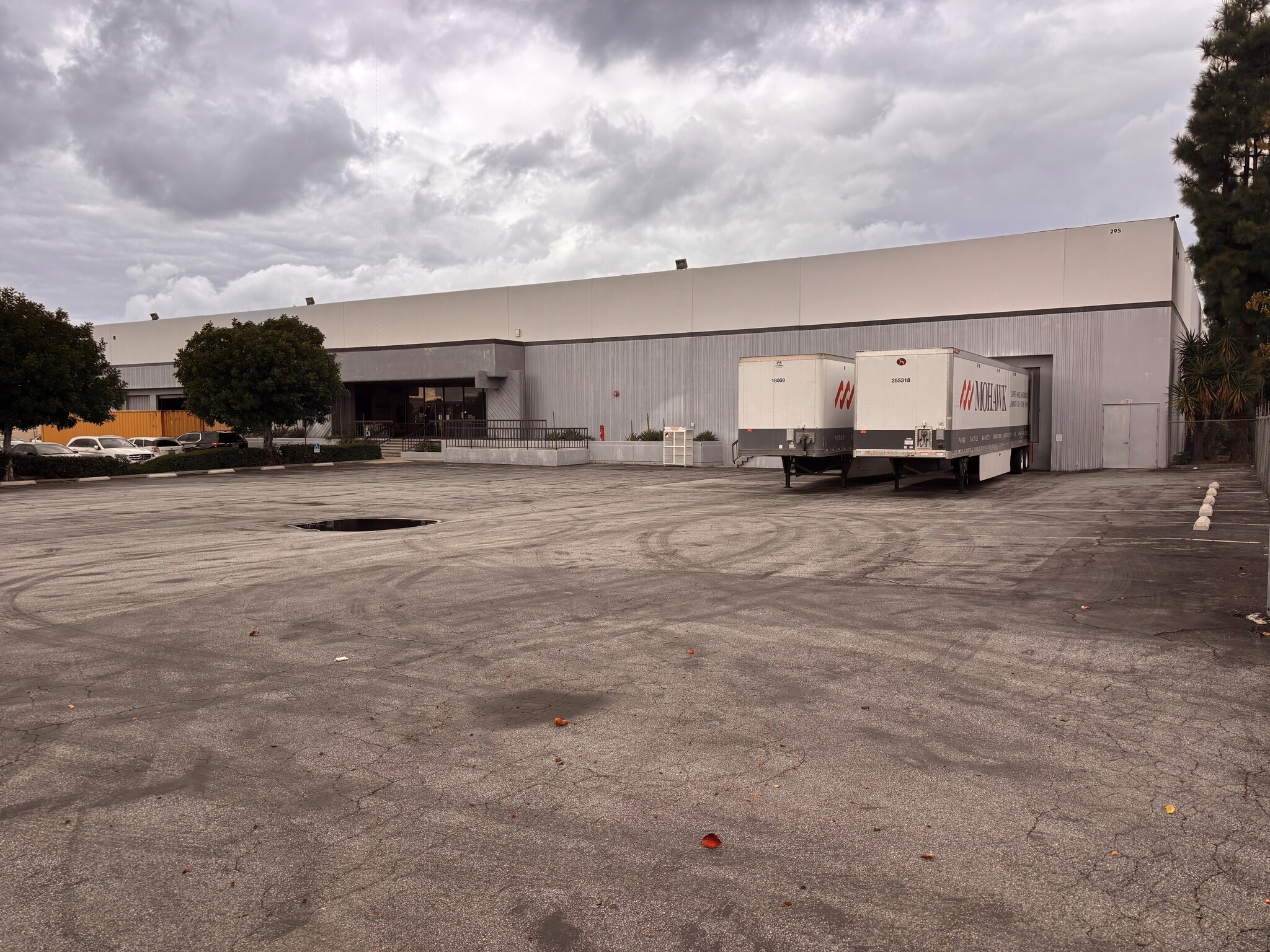 291 N Willow Ave, City Of Industry, CA à louer Photo de l’immeuble– Image 1 sur 3