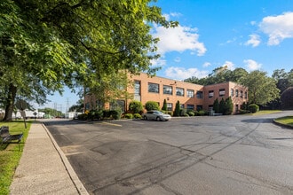 65 Ramapo Valley Rd, Mahwah, NJ à louer Photo intérieure– Image 1 sur 25