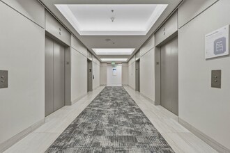 707 Wilshire Blvd, Los Angeles, CA à louer Photo intérieure– Image 1 sur 3