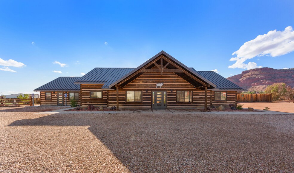 4365 E Mountain View Dr, Kanab, UT à vendre - Photo de l’immeuble – Image 2 sur 15