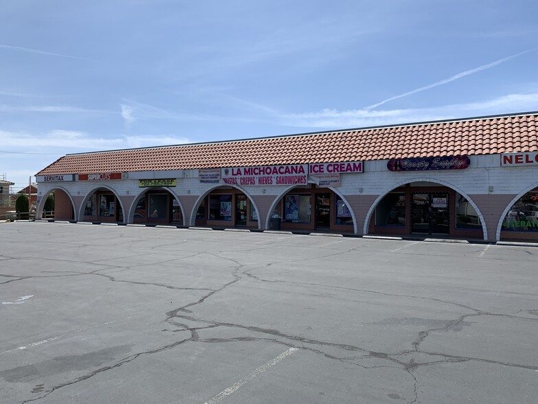 4545 E Tropicana Ave, Las Vegas, NV à louer - Photo de l’immeuble – Image 2 sur 7