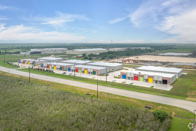 Plus de détails pour 2493 Patton Rd, Rosenberg, TX - Industriel/Logistique à louer