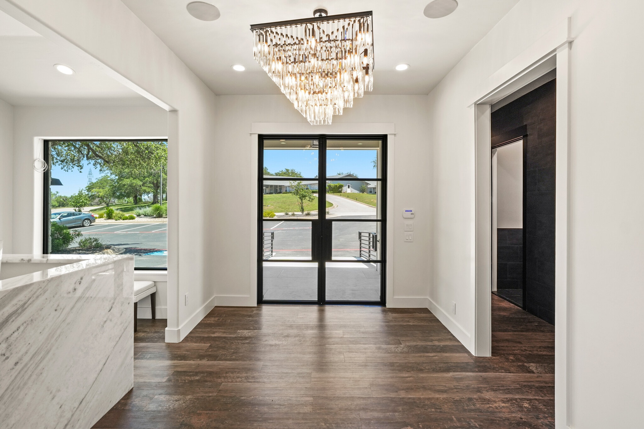 602 Steve Hawkins Pky, Marble Falls, TX à vendre Photo de l’immeuble– Image 1 sur 22