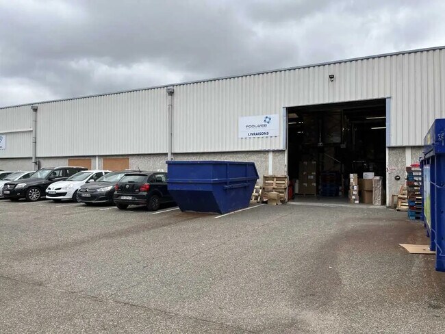 Plus de détails pour Local d'activités à louer