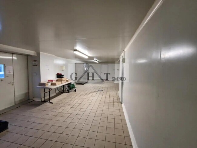 Plus de détails pour Bureau, Industriel/Logistique à louer