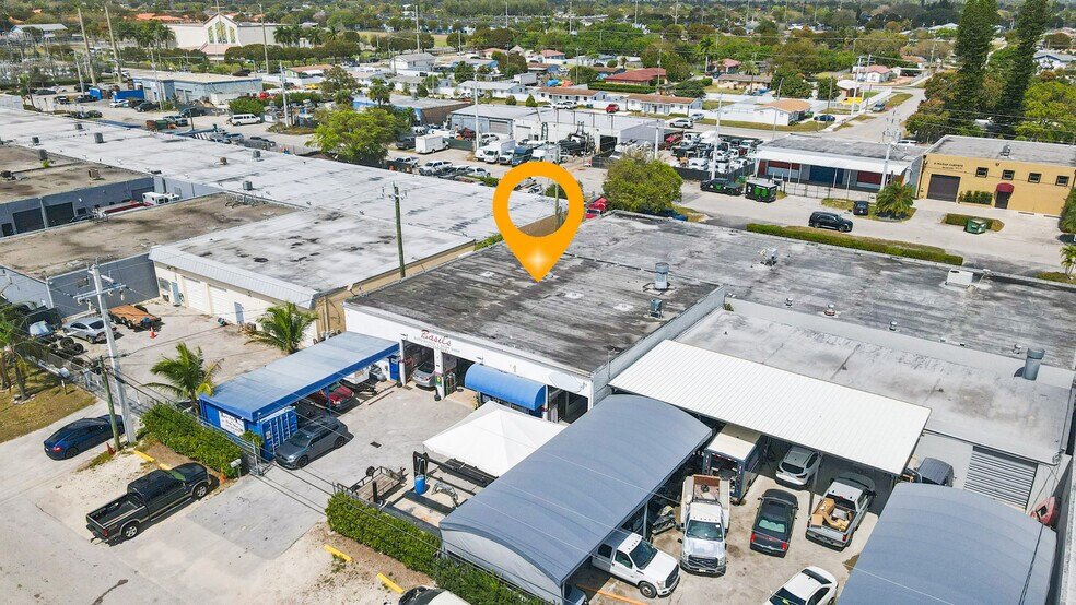 10501 SW 185th Ter, Miami, FL à vendre - Photo principale – Image 3 sur 4