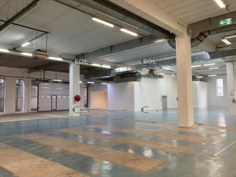 Local d’activités dans Ivry-sur-Seine à louer - Photo de l’immeuble – Image 3 sur 8