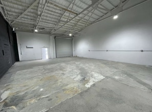 2705 E Hanna Ave, Tampa, FL à louer Photo intérieure– Image 1 sur 3