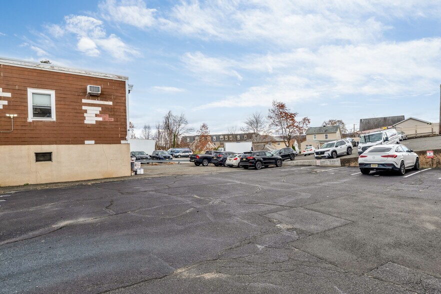 306-308 Union Blvd, Totowa, NJ à louer - Photo de l’immeuble – Image 3 sur 19