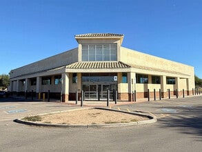 525 W Valencia Rd, Tucson, AZ à louer Photo intérieure– Image 1 sur 2