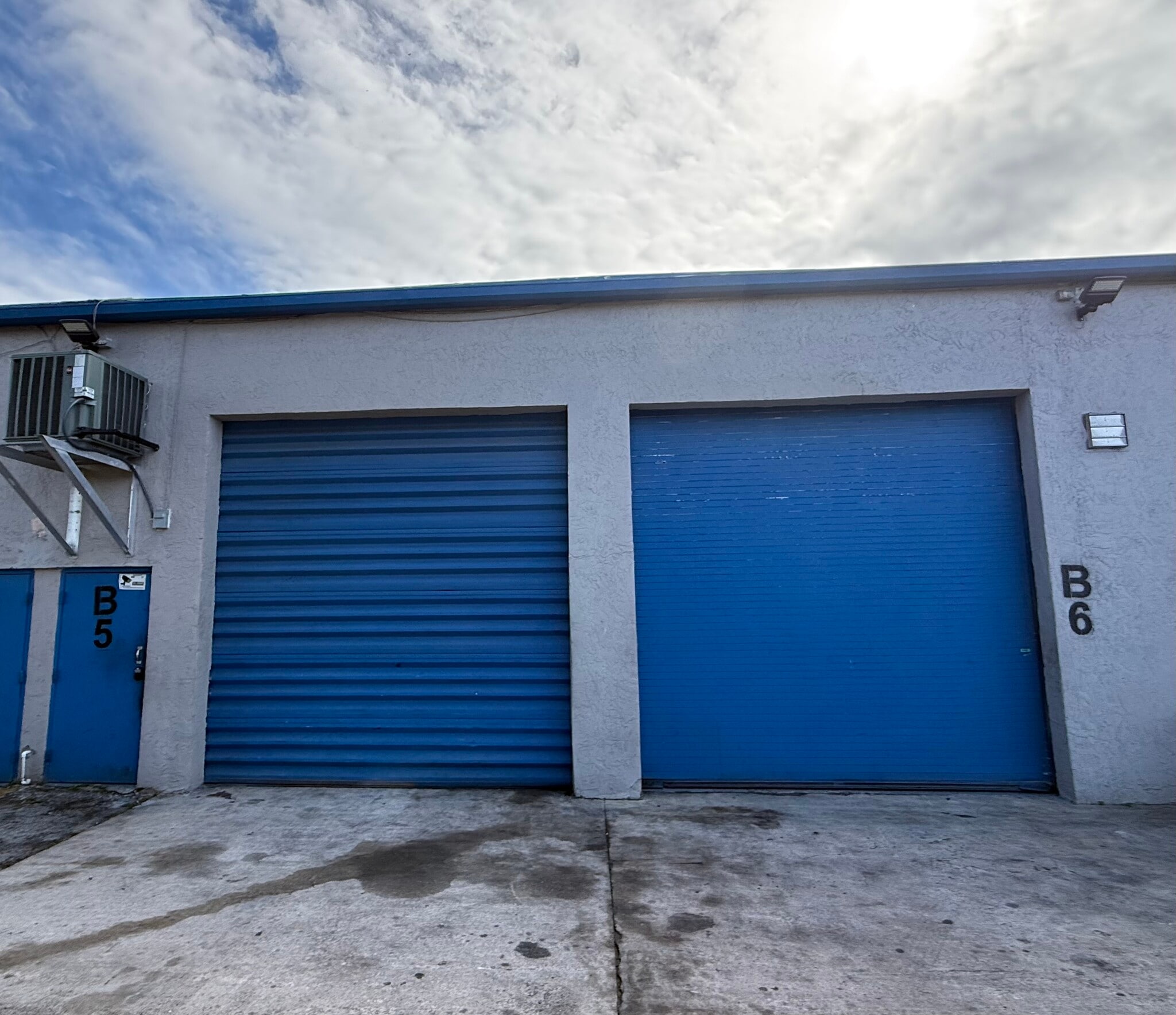 4711 W Hallandale Beach Blvd, Hollywood, FL à louer Photo intérieure– Image 1 sur 7