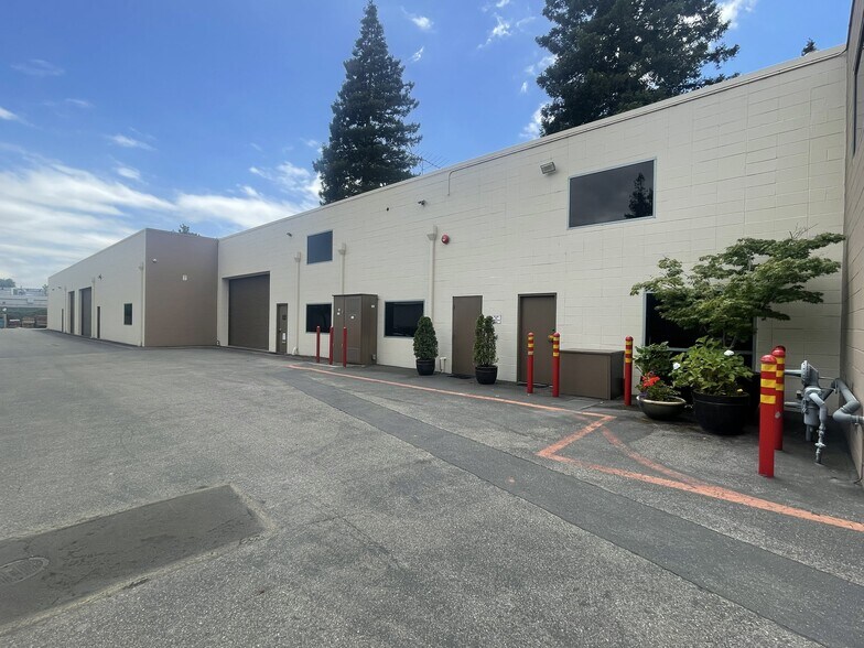 943 N Shoreline Blvd, Mountain View, CA à louer - Photo de l’immeuble – Image 2 sur 16