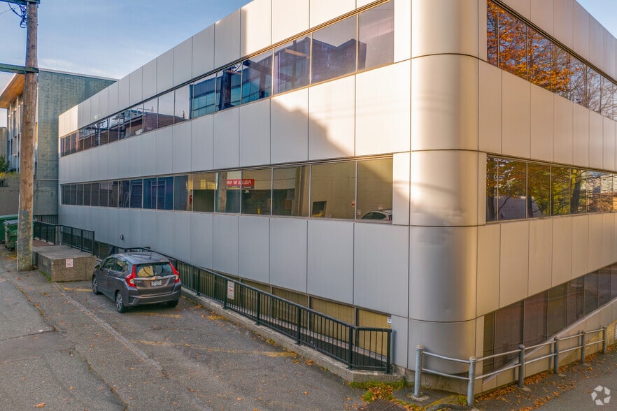 828 W 8th Ave, Vancouver, BC à louer - Photo de l’immeuble – Image 3 sur 6