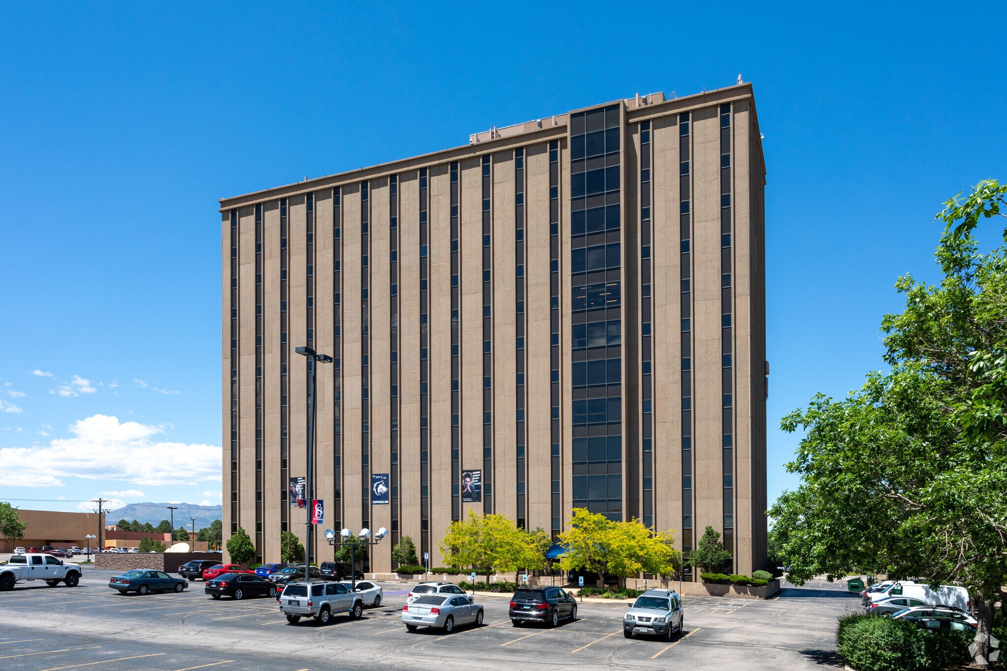 2864 S Circle Dr, Colorado Springs, CO à vendre Photo principale– Image 1 sur 8