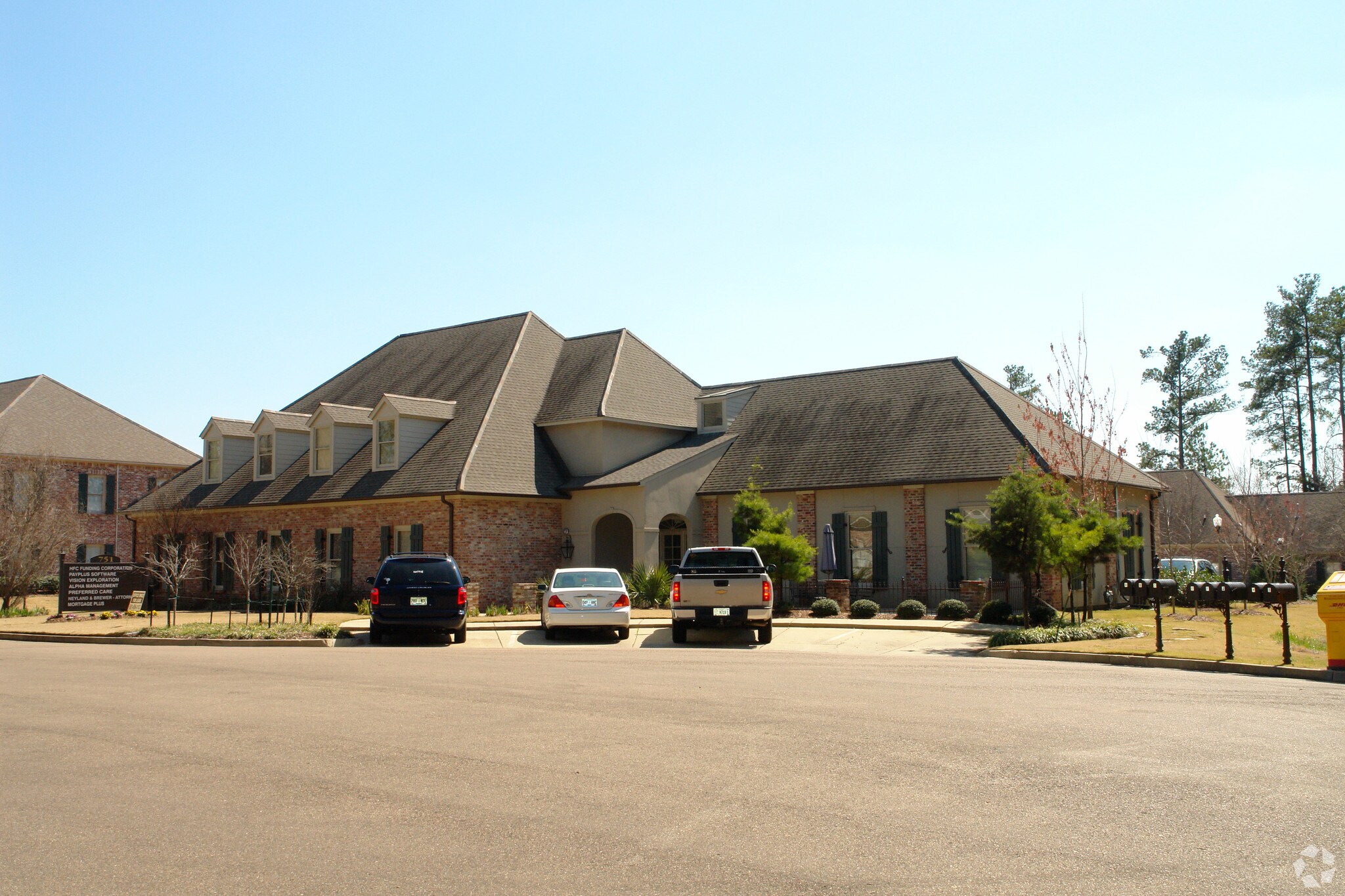 751 Avignon Dr, Ridgeland, MS à vendre Photo de l’immeuble– Image 1 sur 5