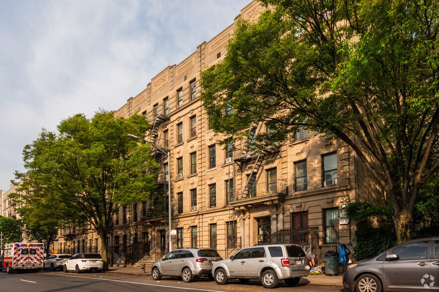 277 Brook Ave, Bronx, NY à louer - Photo de l’immeuble – Image 2 sur 4