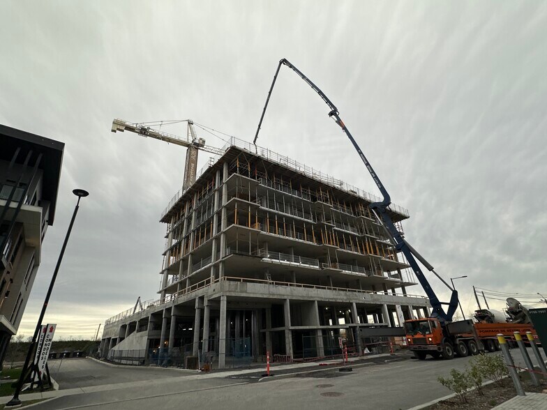 520-530 Rue Des Marronniers, Candiac, QC à louer - Photo de l’immeuble – Image 3 sur 3