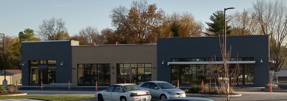 705 Cambridge Plz, O'Fallon, IL à louer - Photo de l’immeuble – Image 3 sur 4