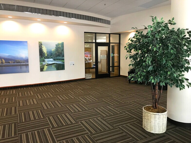7400 N Mineral Dr, Coeur d'Alene, ID à louer - Photo intérieure – Image 3 sur 3