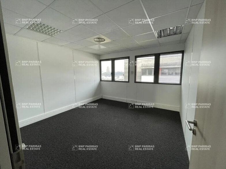 275 Boulevard Marcel Paul, Saint-Herblain à louer - Photo de l’immeuble – Image 3 sur 10