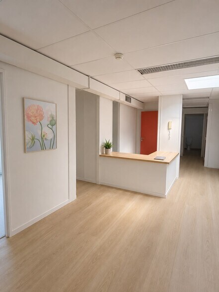 400 Avenue Du Chateau De Jouques, Gémenos à louer - Photo de l’immeuble – Image 3 sur 4
