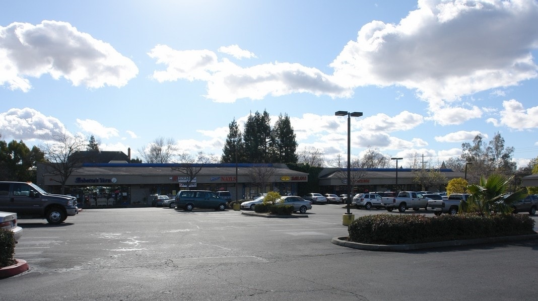 4400-4410 San Juan Ave, Fair Oaks, CA à louer Photo de l’immeuble– Image 1 sur 2