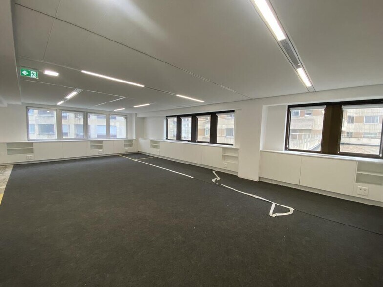 Bureau dans Suresnes à vendre - Photo intérieure – Image 2 sur 15