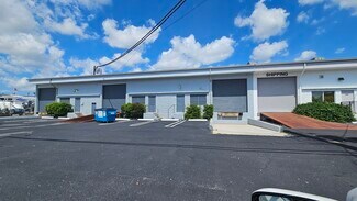 Plus de détails pour 2511 NE 4th Ave, Pompano Beach, FL - Industriel/Logistique à louer