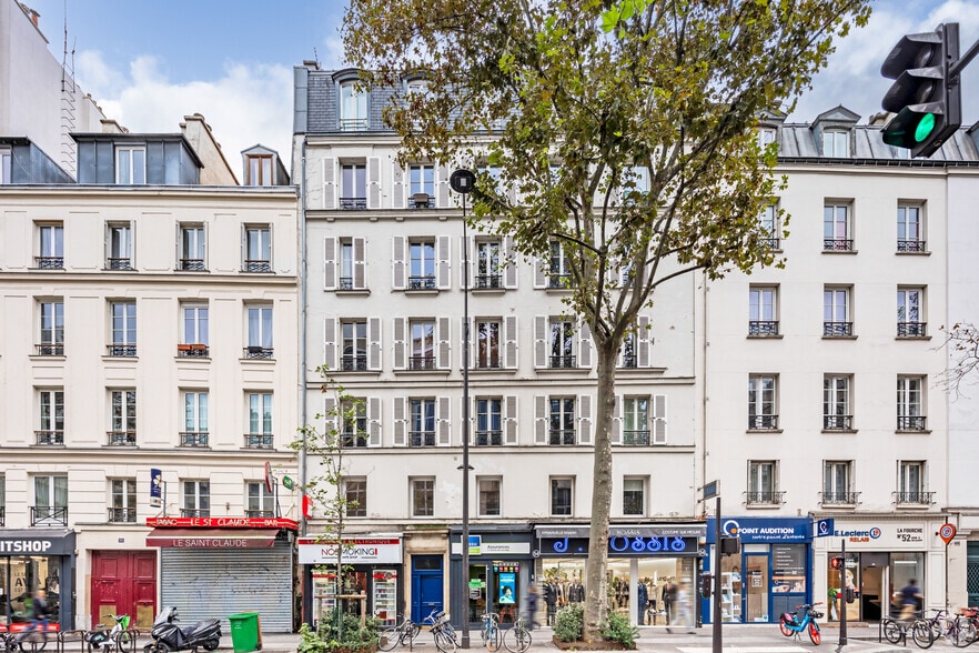 54 Avenue De Clichy, Paris à louer - Photo principale – Image 1 sur 2