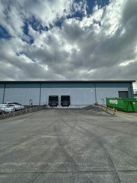 Barton Dock Rd, Manchester à louer - Photo de l’immeuble – Image 2 sur 10