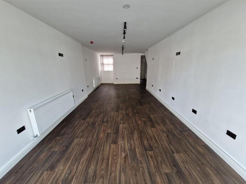 213 Seaview Rd, Wallasey à louer - Photo de l’immeuble – Image 3 sur 6
