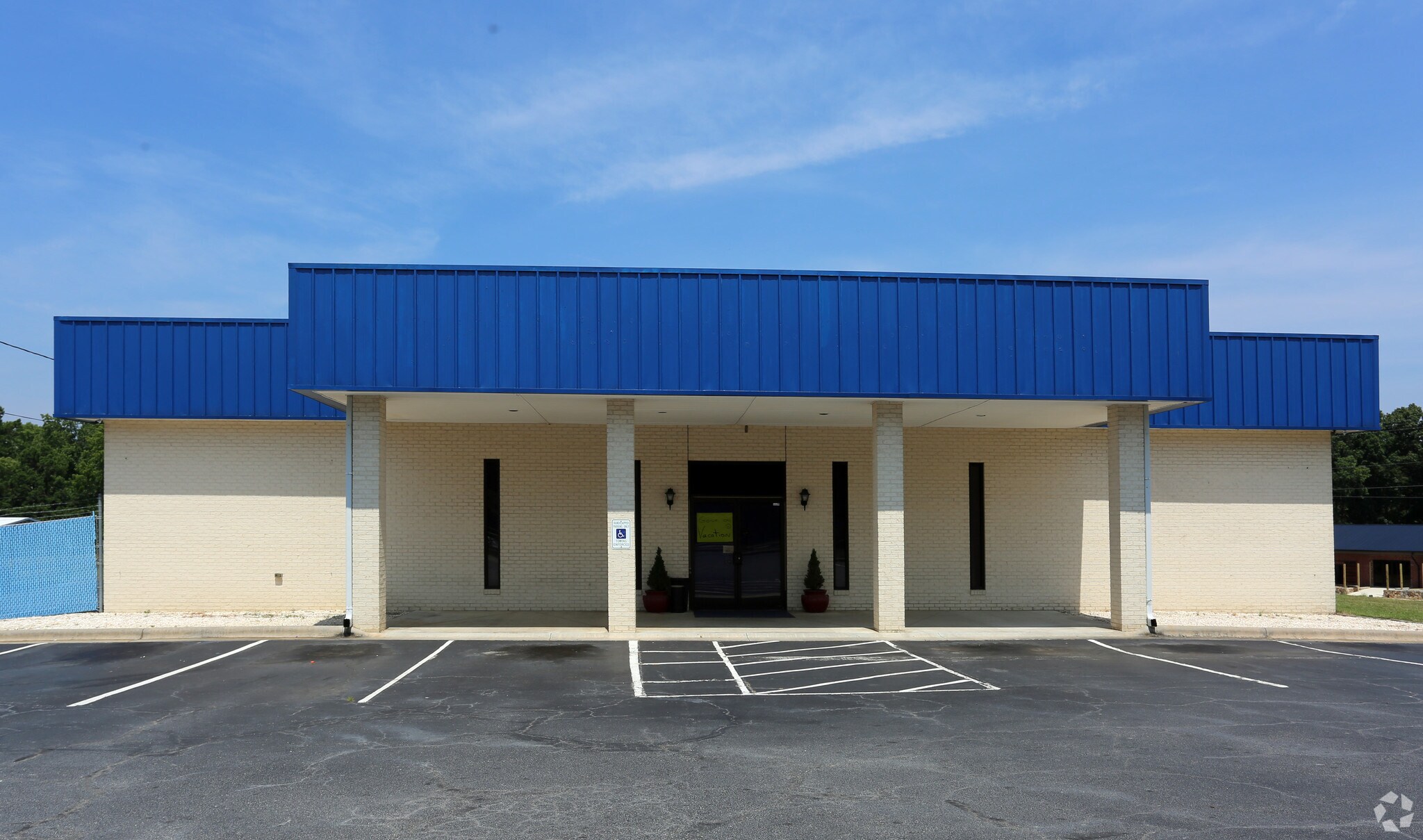 1538 National Hwy portefeuille de 2 biens à vendre sur LoopNet.fr Photo principale– Image 1 sur 2