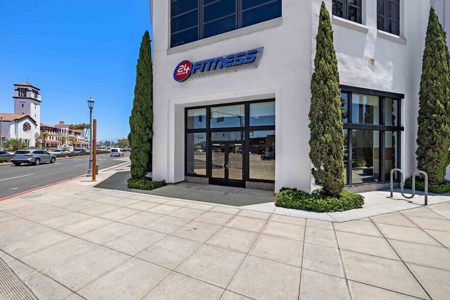 1870 Harbor Blvd, Costa Mesa, CA à vendre - Photo de l’immeuble – Image 3 sur 22