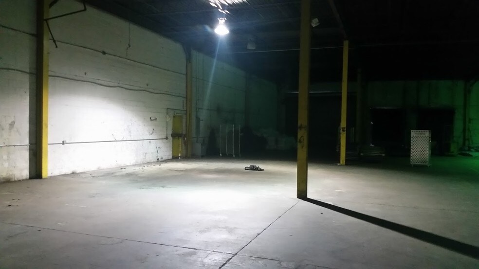 1409 Chestnut Ave, Hillside, NJ à vendre - Photo intérieure – Image 2 sur 8