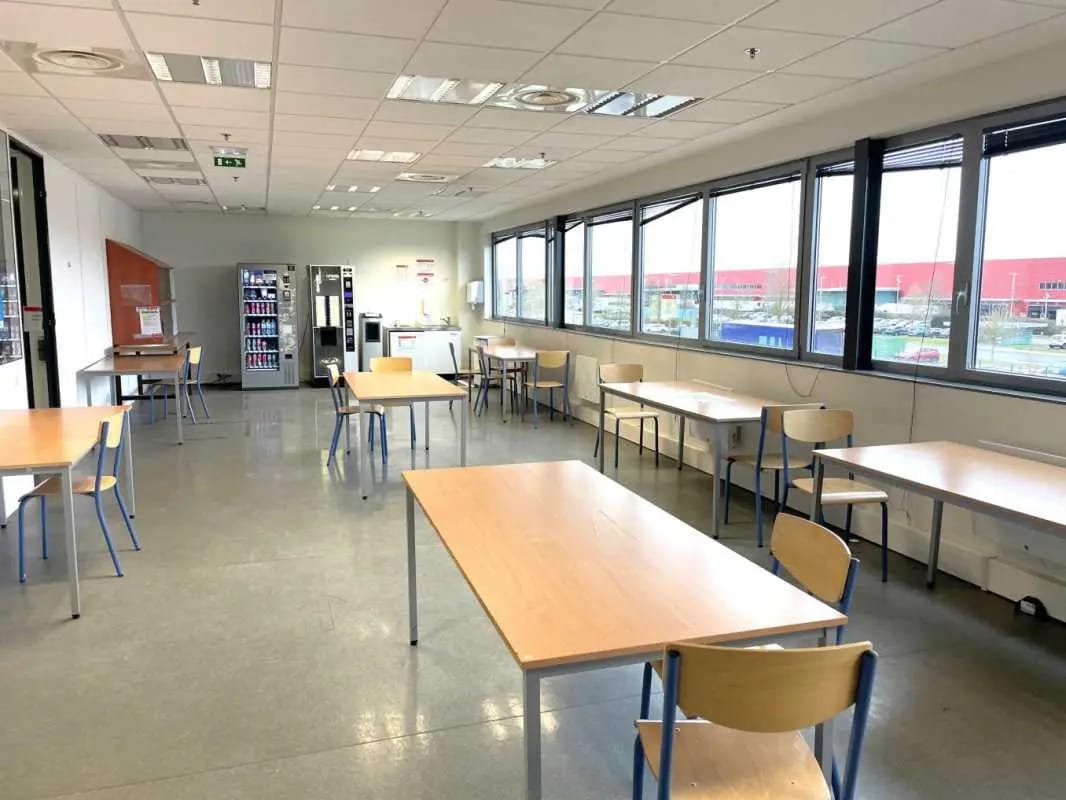 Industriel/Logistique dans Le Coudray-Montceaux à louer Photo intérieure– Image 1 sur 1