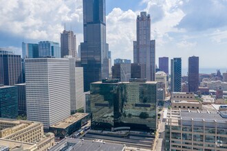 300 S Riverside Plz, Chicago, IL - Vue aérienne  vue de carte - Image1