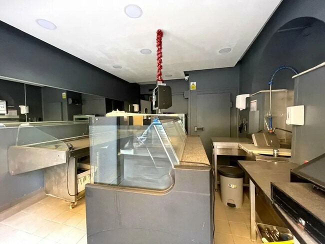 Plus de détails pour Local commercial à vendre