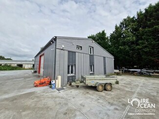 Plus de détails pour Local d'activités à louer