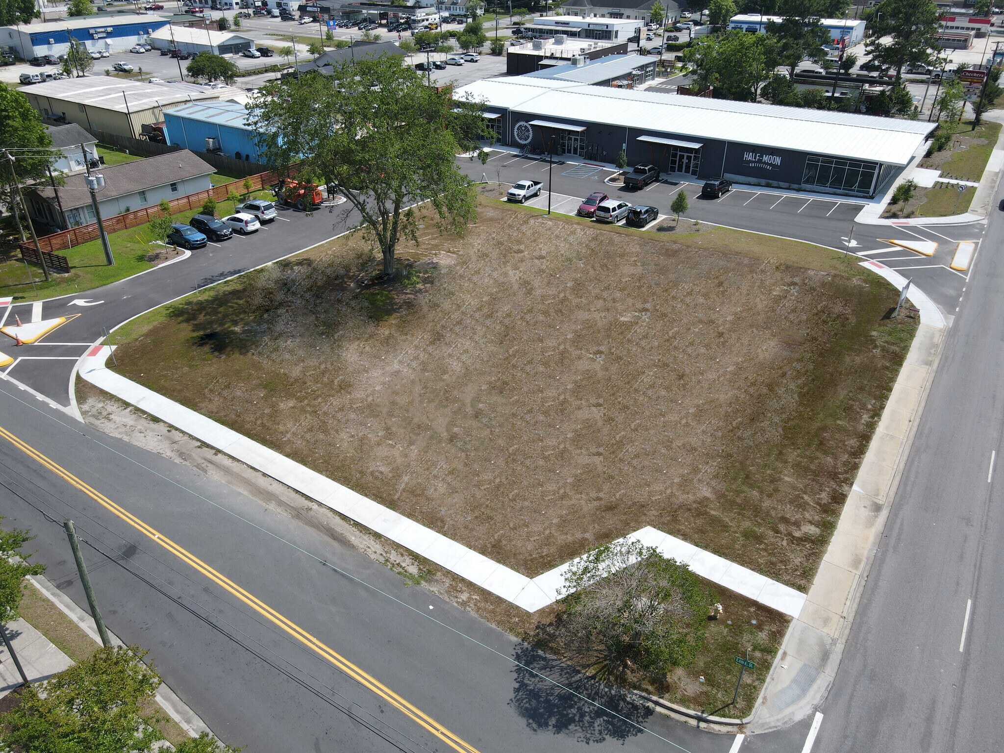 605 N Main St, Summerville, SC à louer Photo principale– Image 1 sur 6