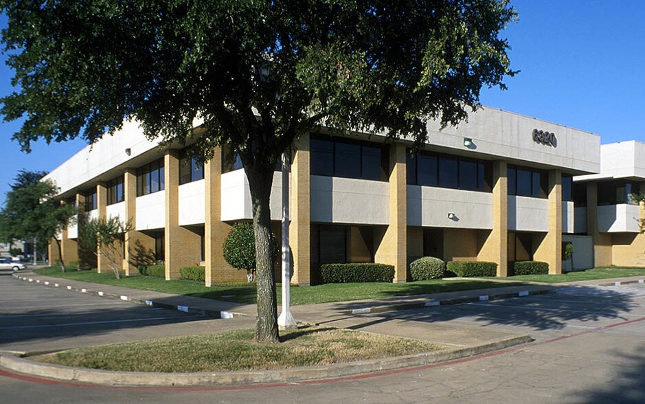 6320 Southwest Blvd, Fort Worth, TX à louer - Photo de l’immeuble – Image 1 sur 5