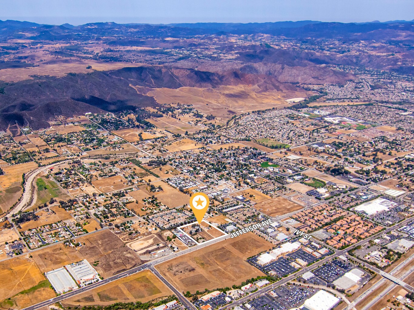 Jefferson Ave, Murrieta, CA à vendre Aérien– Image 1 sur 6
