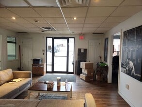 28 Steve Fonyo Dr, Kingston, ON à louer Photo intérieure– Image 2 sur 6