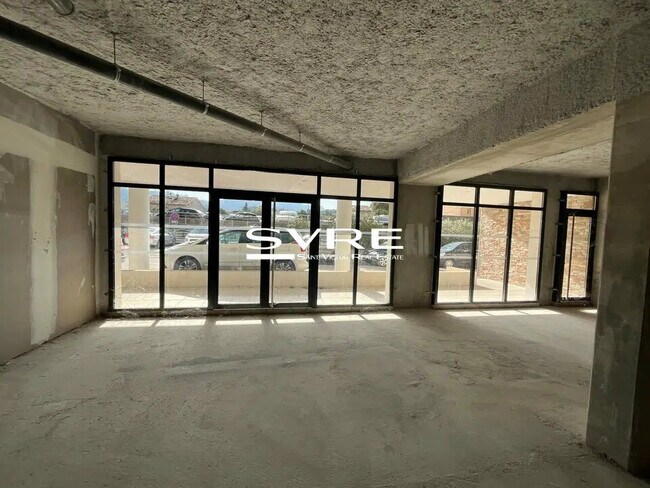 Plus de détails pour Local commercial à vendre